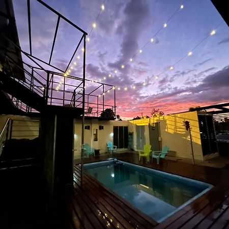 Emi'S Place Container Living อูวีตา ภายนอก รูปภาพ