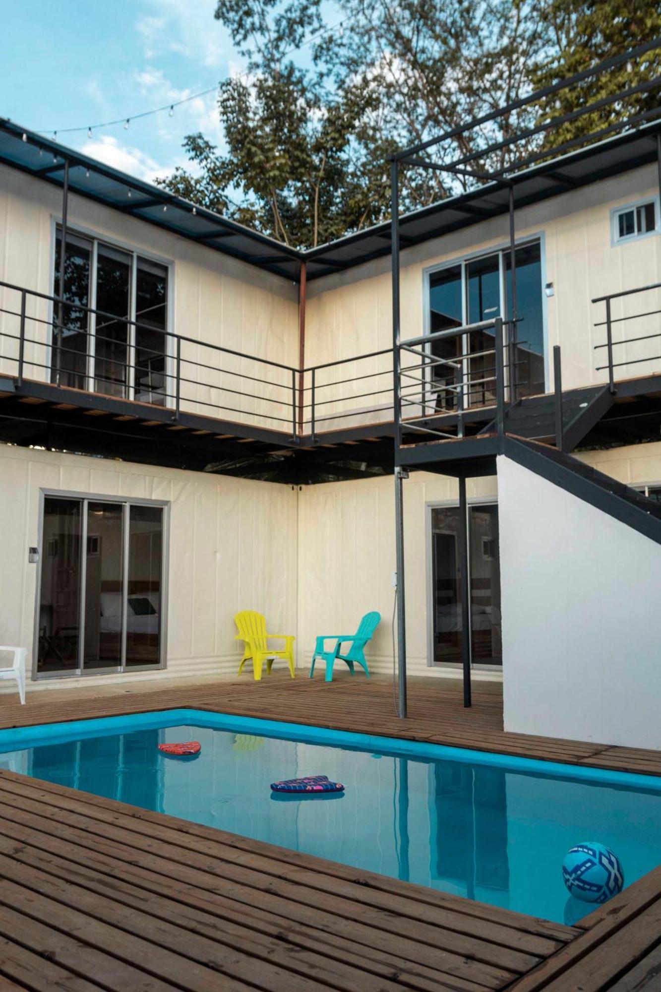 Emi'S Place Container Living อูวีตา ภายนอก รูปภาพ