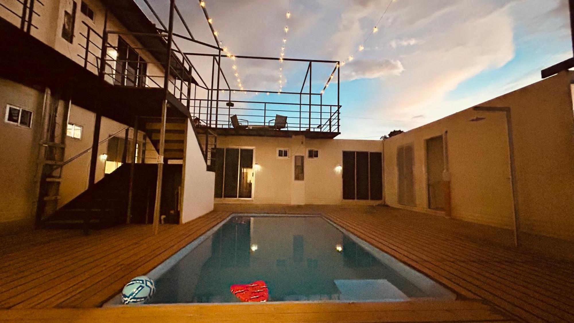 Emi'S Place Container Living อูวีตา ภายนอก รูปภาพ