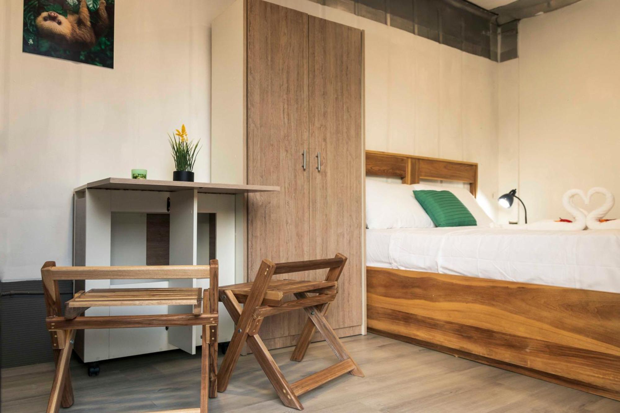 Emi'S Place Container Living อูวีตา ภายนอก รูปภาพ